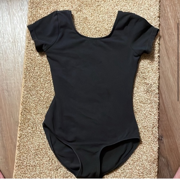 Bloch Dance Girls Dujour Microlux Short sleeve Leotard 8-10 - Picture 2 of 4